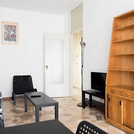 Youhosty - Villoresi 6p, 5 * Milán